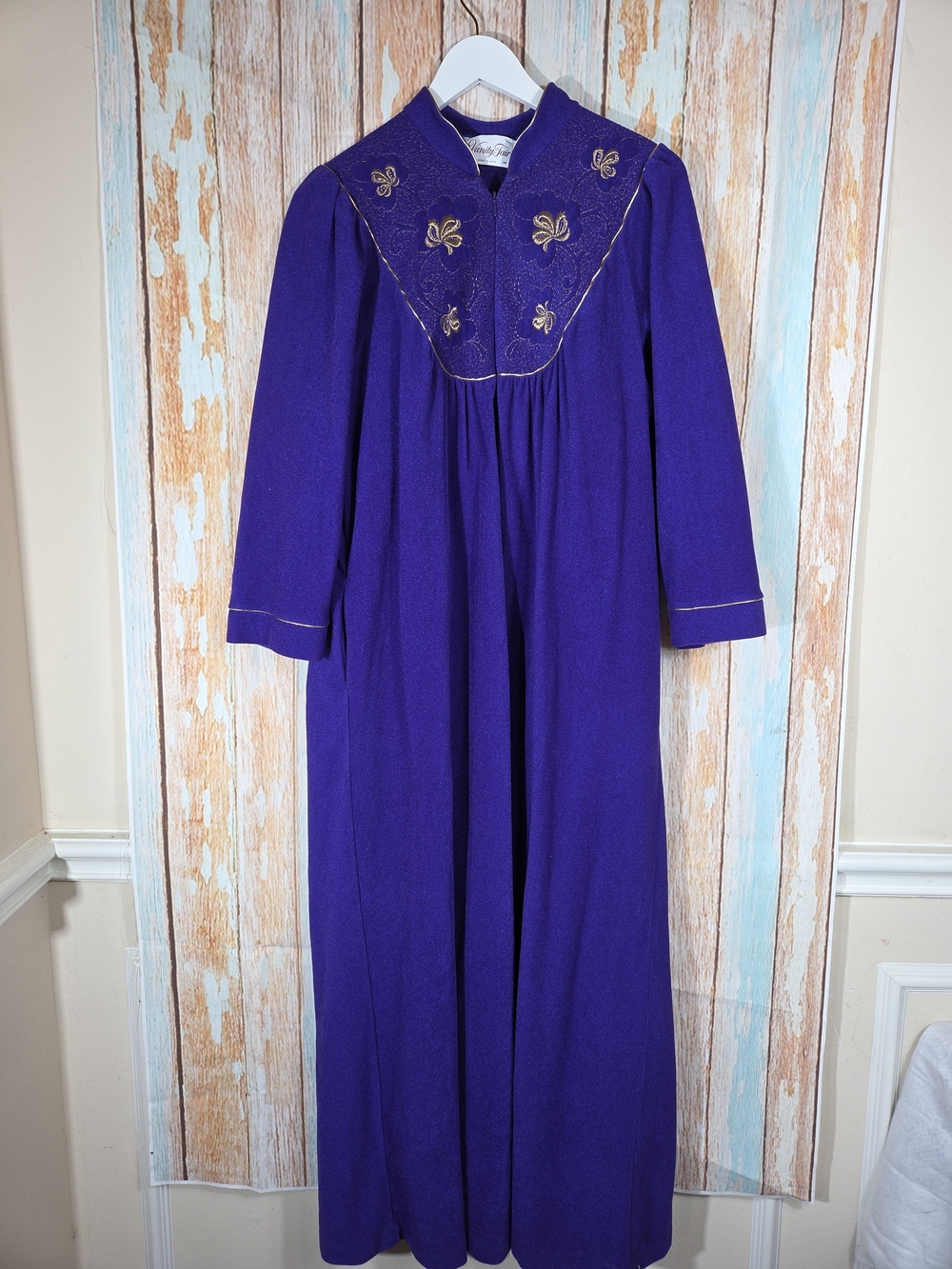 Vanity Fair Vintage 1970s 1980s Deep Purple with Gold Trim, House Coat Robe Sz M